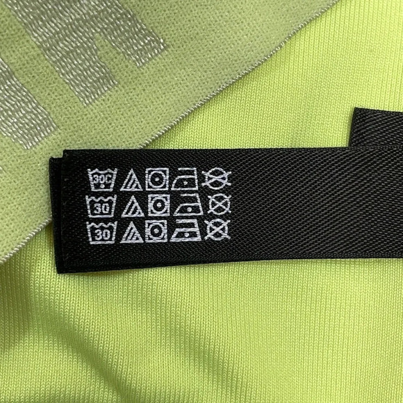 Victoria’s Secret PINK Sport Bundle of 2 Sport Bras Ultimate Lined & Unlined M - Picture 9 of 16